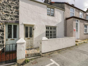 3 Alma Terrace, Llanfairfechan